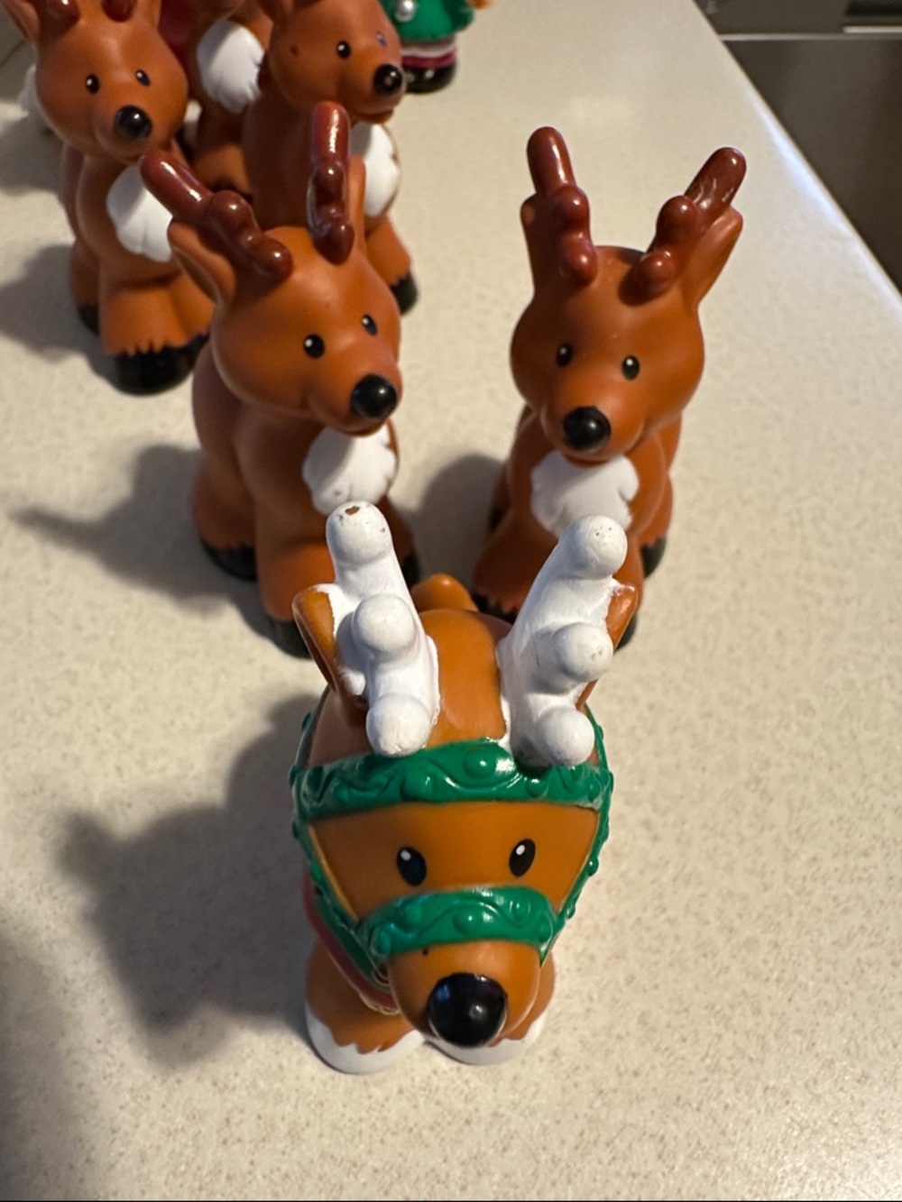 Vintage Fisher Price Little People Santa’s Sleigh set - INCOMPLETE no music - Picture 2 of 16